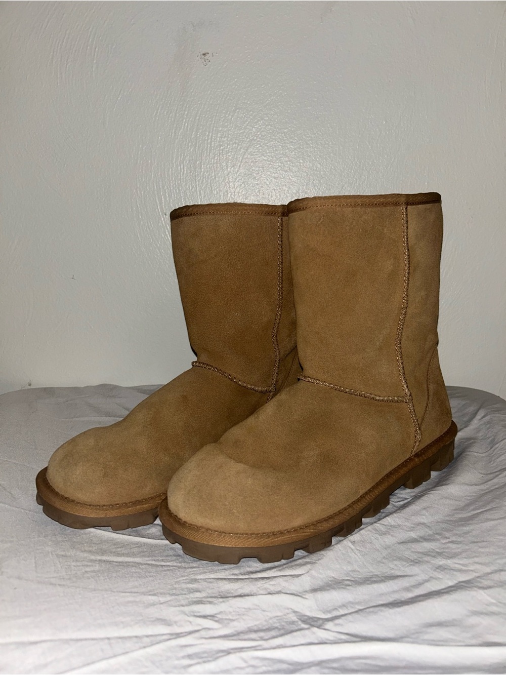 UGG Essential Short Chestnut Suede Boots Women’s Size 8